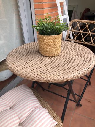Mesa y 2 sillas exterior ratán