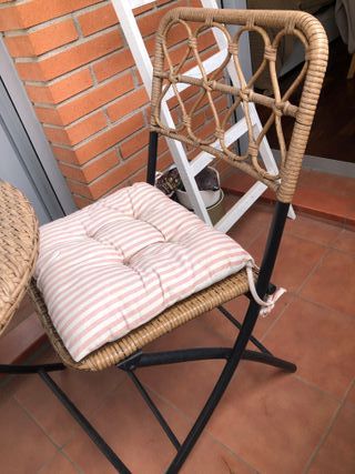 Mesa y 2 sillas exterior ratán