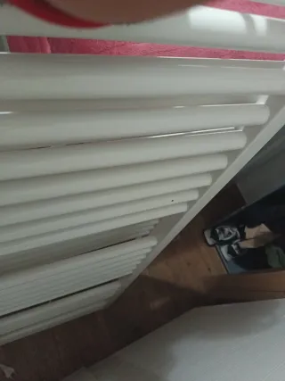 Toallero calefactor blanco