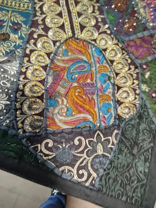 Camino de mesa artesano bordado