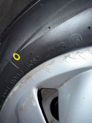 4 Llantas de chapa con Neumáticos Nuevos