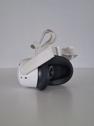 Meta Quest 2 VR Headset e Controller