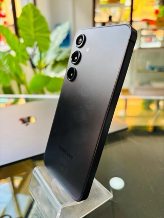 Samsung Galaxy S24 128GB Argento con Garanzia