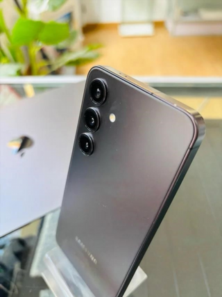 Samsung Galaxy S24 128GB Argento con Garanzia