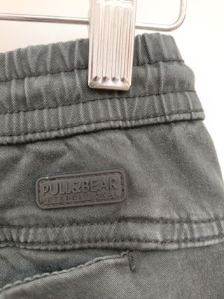 Calças pretas com elásticos Pull&Bear
