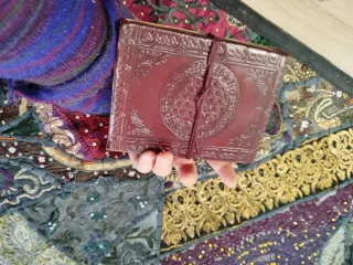 Cuaderno medieval artesano de cuero