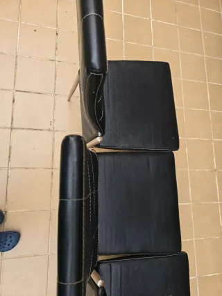 Juego de 4 sillas negras