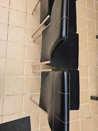 Juego de 4 sillas negras