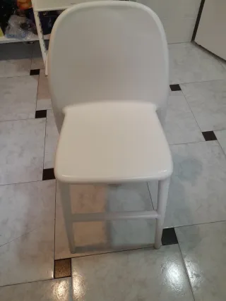 Taburete infantil blanco