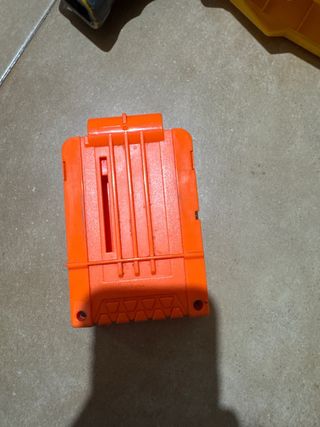 Pistola Nerf Mega con accesorio