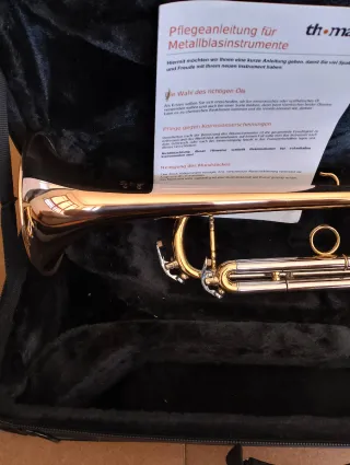 Casi nueva. Trompeta Thomann TR400