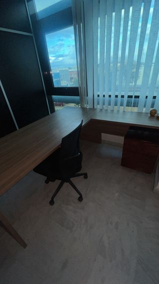 Mesa de oficina/despacho madera y metal