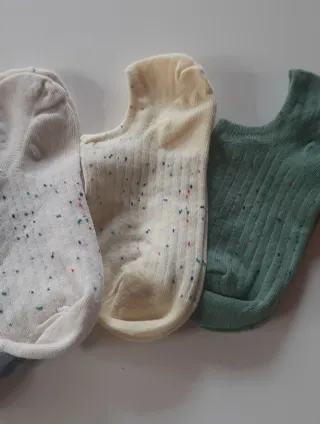 Calcetines tobilleros Primark multicolor.