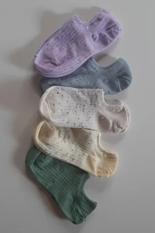 Calcetines tobilleros Primark multicolor.