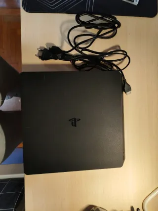 PS4 Slim Negra + 2 Mandos + Ventilador