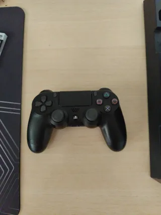 PS4 Slim Negra + 2 Mandos + Ventilador