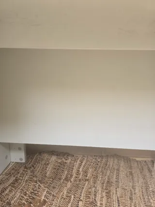 Mesa extensible blanca de madera