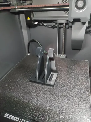 Impresora 3D Elegoo Centauri Carbon para usar