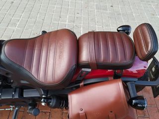 Indian Scout Bobber Roja