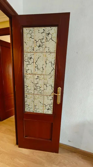 Puertas de madera con marcos