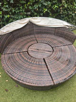 Sofá redondo de jardín ratán