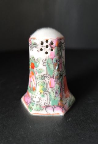 Conjuntos Saleiros Figuras Orientais Macau