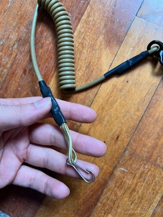 Correa de seguridad para pistola color Tan