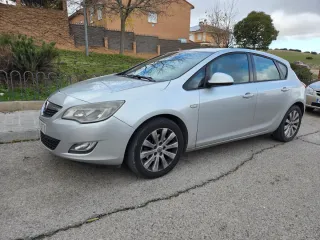 Opel Astra 2011
