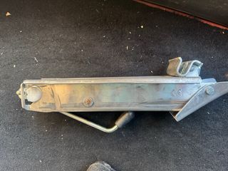 Gato de coche tijera