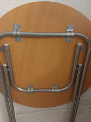 Mesa auxiliar redonda madera y meta 60cm diámetro