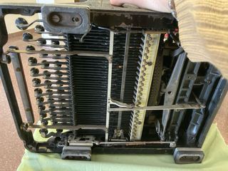 Máquina de escribir italiana Olivetti M40
