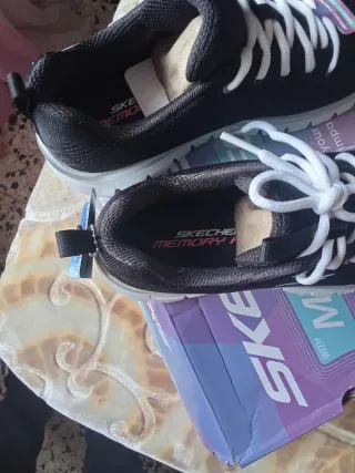 Zapatillas Skechers Mujer Talla 37.5 Nuevas