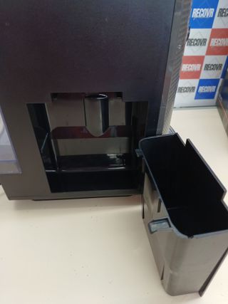 Cafetera superautomática con molinillo cónico y vapor - Krups