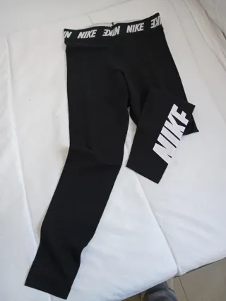 Mallas Nike Mujer Negras.