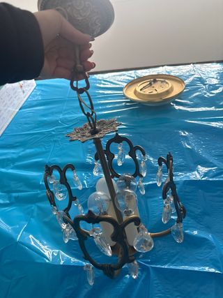 Lámpara colgante de metal y cristal