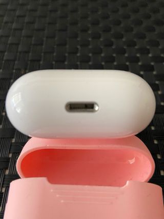 Airpods Apple A1523 ( el izquierdo no funciona)