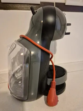 Cafetera Dolce Gusto KRUPS Negra