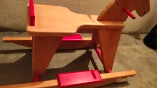 Caballito balancín de madera,casi nuevo