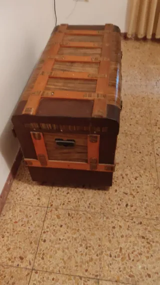Baúl Vintage Madera y Metal