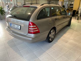 Mercedes-Benz Clase C 2005