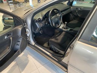 Mercedes-Benz Clase C 2005