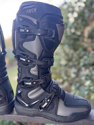 Botas Cross Raven Commander Negras