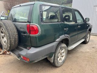 Nissan Terrano II 2001