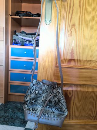 Bolso estampado serpiente