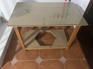 Mesa para estufa con cristal.