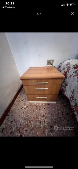 Camera da letto completa in legno