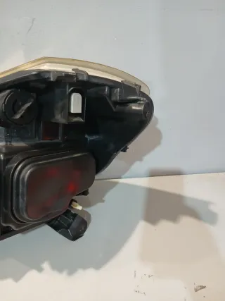 Faro derecho Renault Clio III LUPA