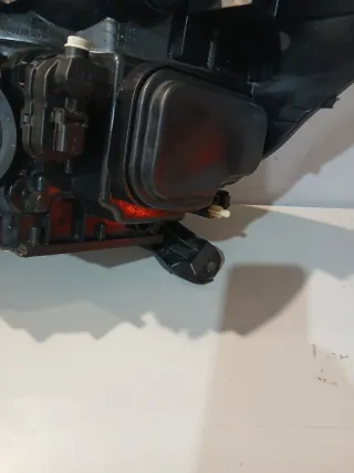 Faro derecho Renault Clio III LUPA