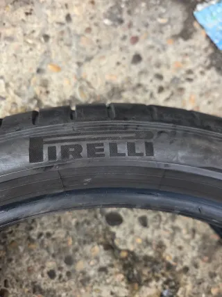 2 unidades pirelli 255/35/19 al 80% de vida.