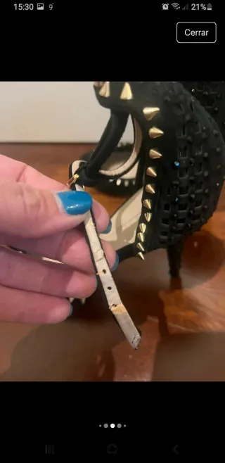 Sandalias Zara Tachuelas Negro y Dorado